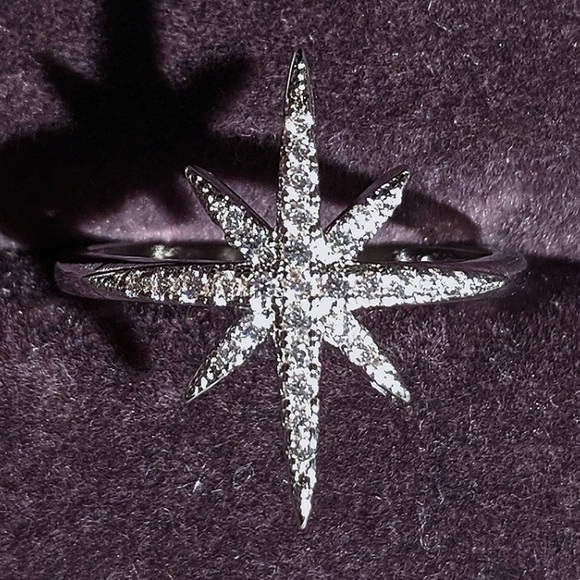 Sterling silver North Star ⭐️ ring - Picture 2 of 4